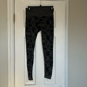 GYMSHARK camo seamless leggings
